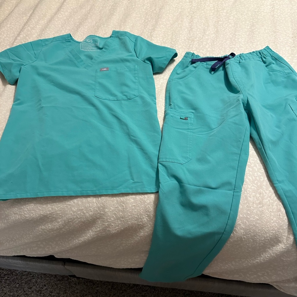 Figs scrub set surgeon green